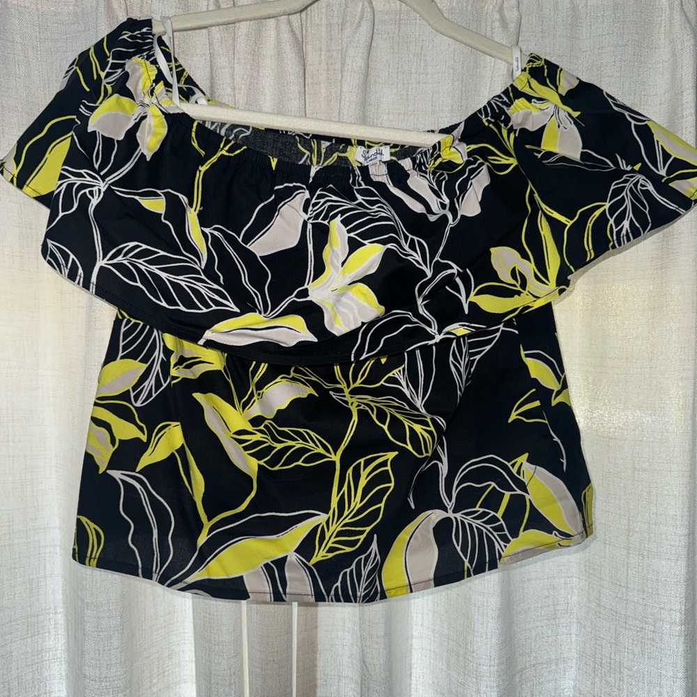 Splendid Black and Yellow Leaf Print Blouse